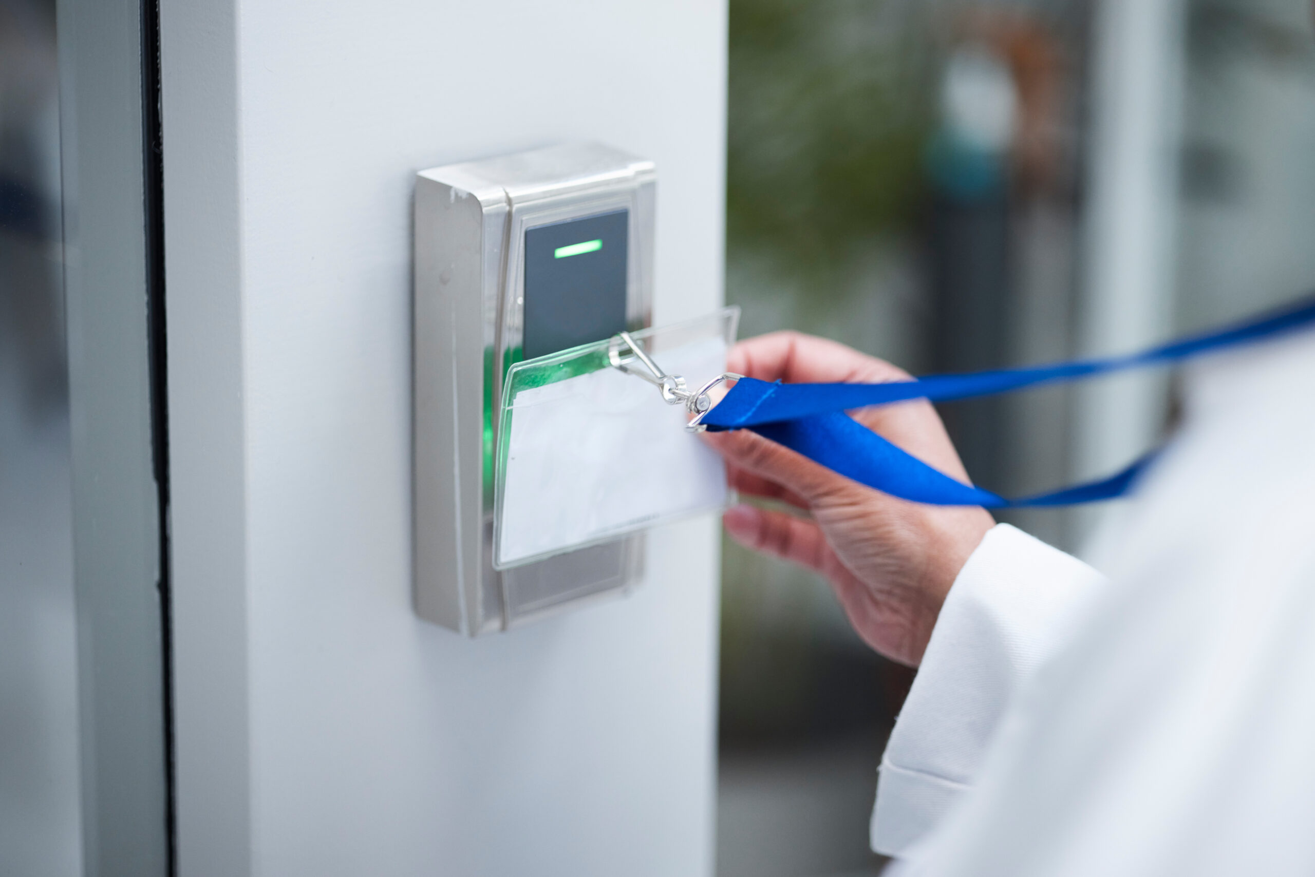 Visitor Management System in dubai, Visitor Management System in saudi arabia, access control, visitor access control, door access control, fingerprint recognition, Security management
